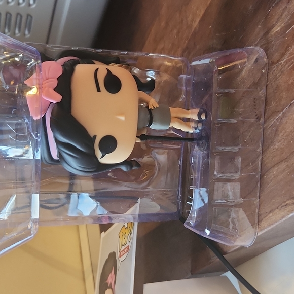 Vaulted Funko POP Amy Winehouse 48 Damaged Box - Picture 7 of 9